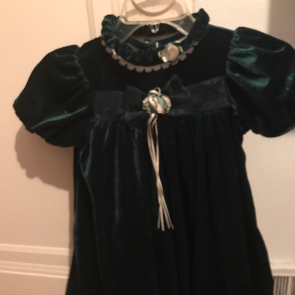 Girl’s dress